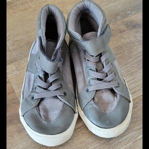 Toddler sneakers